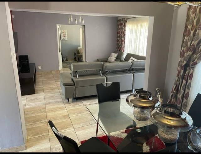 4 BEDROOM PROPERTY TO RENT IN BIRCHLEIGH NORTH